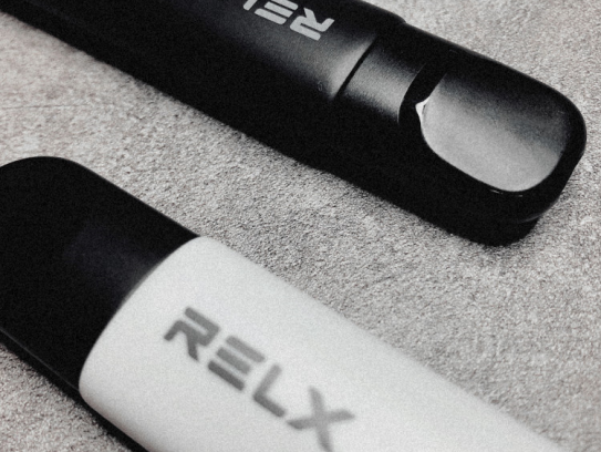 RELX悦刻五代新品“幻影	”性能如何？